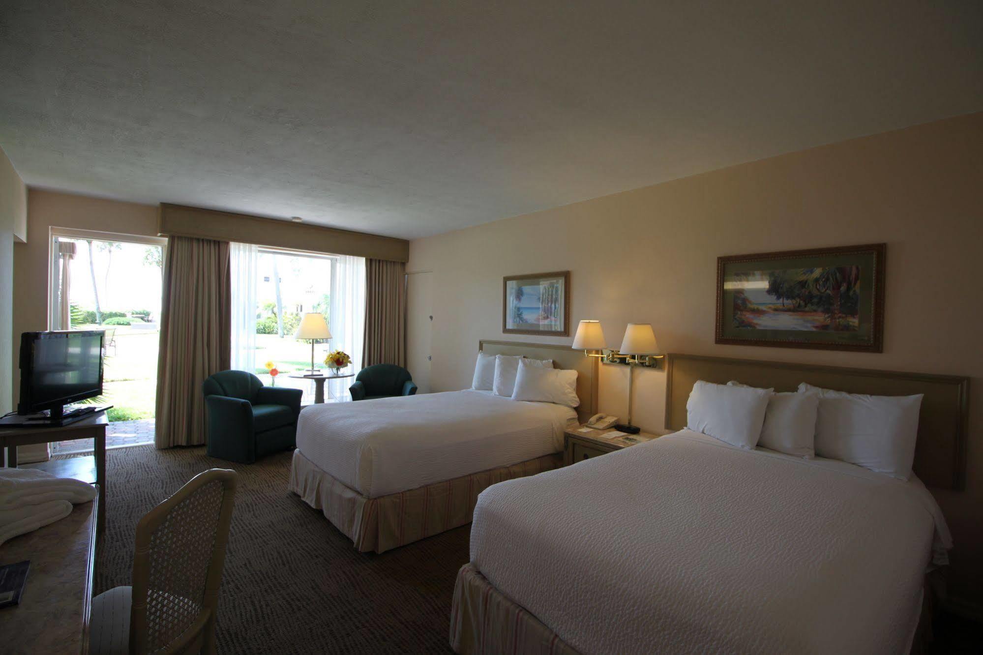 Sandcastle Resort At Lido Beach Sarasota Bagian luar foto