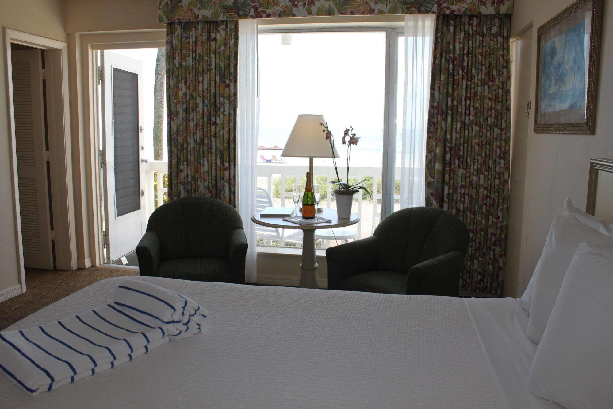 Sandcastle Resort At Lido Beach Sarasota Bagian luar foto
